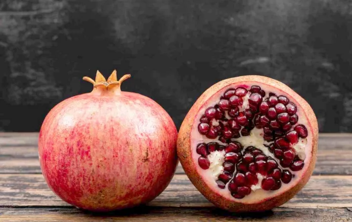 Rodia fructul bogat in acid folic si vitamina C