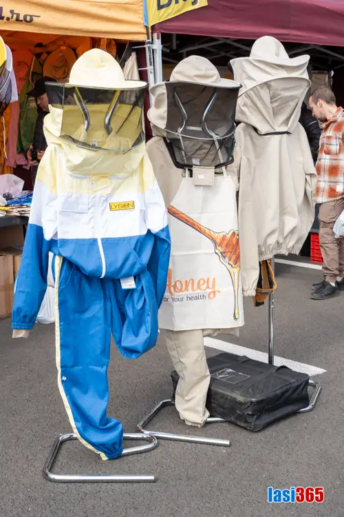 Produse pentru apicultori expuse la Târgul apicol din Mall Moldova din martie 2026 Produse pentru apicultori expuse la Târgul apicol din Mall Moldova din martie 2026