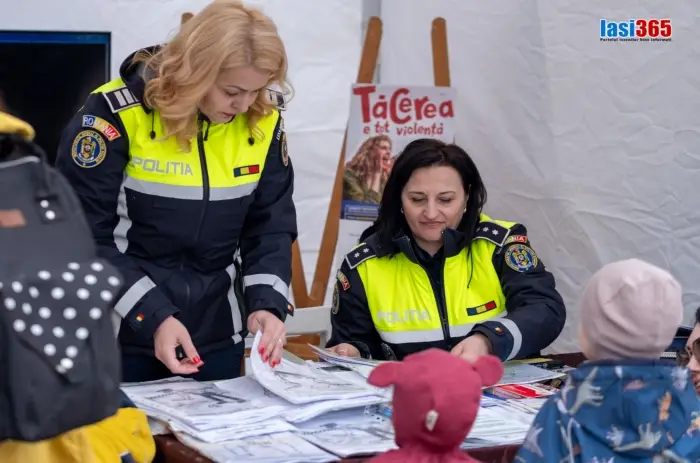 Standuri cu materiale de prezentare la Ziua Poliției Române 2025 Standuri cu materiale de prezentare la Ziua Poliției Române 2025