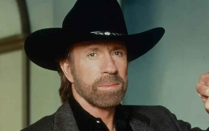 A murit Chuck Norris