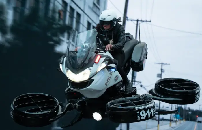 Mod de transport in viitor, într-o secvență din filmul Mercy 2026