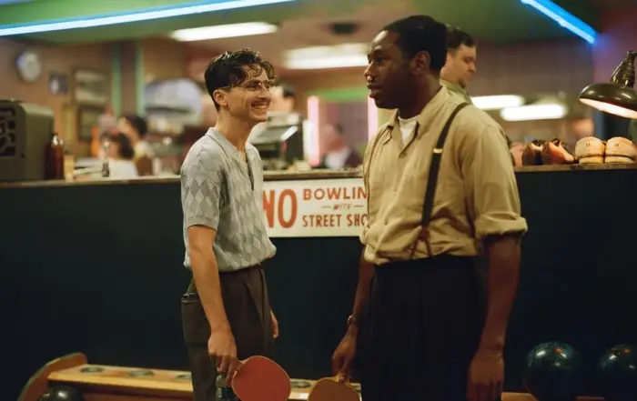 secventa din filmul marty supreme cu timothee chalamet si kevin o leary