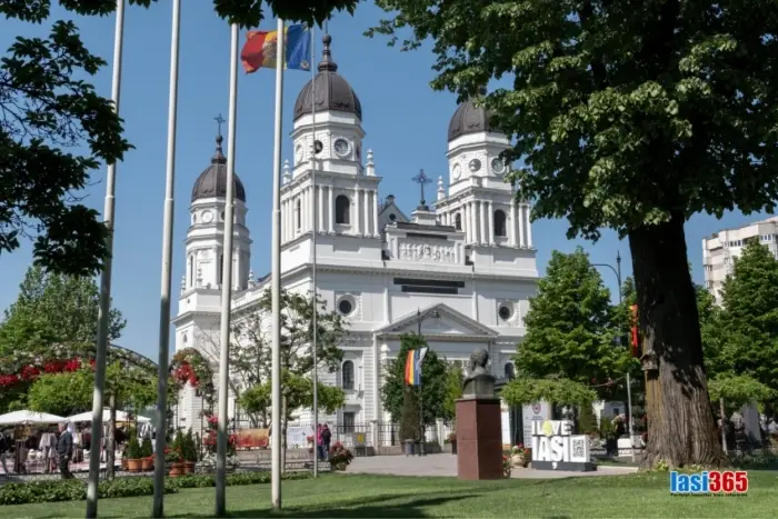 Catedrala Mitropolitana din Iasi primavara friguroasa 2025