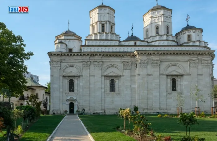 Biserica Inaltarea Domnului Golia Iasi arhitectura si turle octogonale