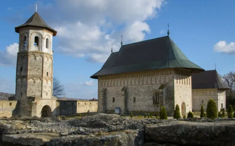 Vedere de ansamblu a Mănăstirii Dobrovăț din județul Iași, ctitorie a lui Ștefan cel Mare