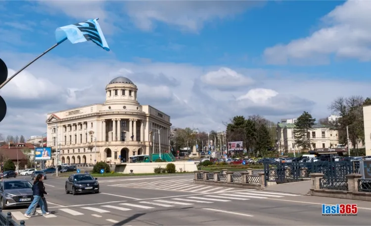 Vedere generala cu Biblioteca Centrală Universitară "Mihai Eminescu" din Iași