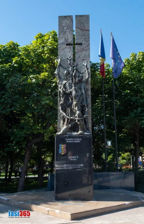 Monumentul Victimelor Comunismului din Parcul Mitocul Maicilor din Iasi
