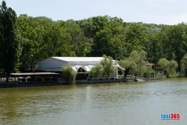 Parc pe Malul Lacului Ciric din Iași
