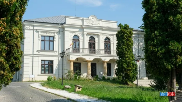 Fațada exterioară a Casei Memoriale Vasile Pogor din Iași, clădire din 1850