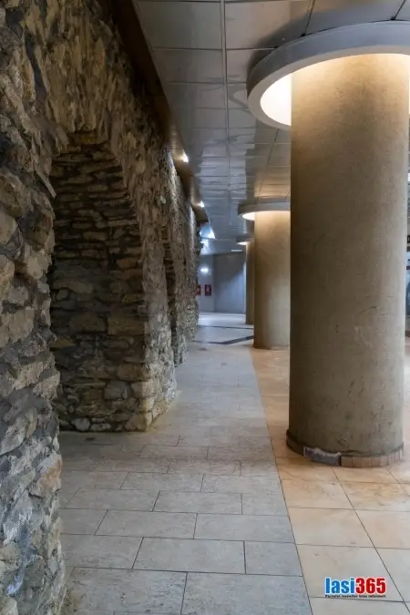 Iluminat modern și elemente istorice în Pasajul Hala Centrală din Iași