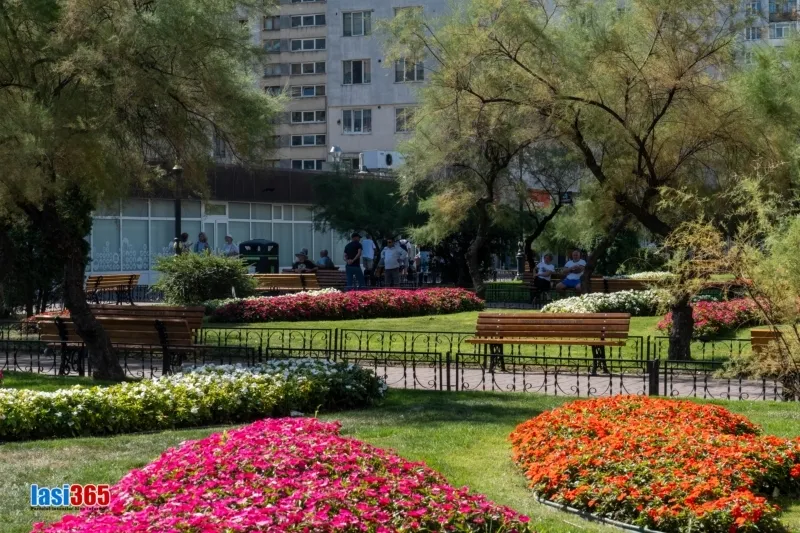 Parcul de pe Esplanada Alexandru cel bun din Iasi 