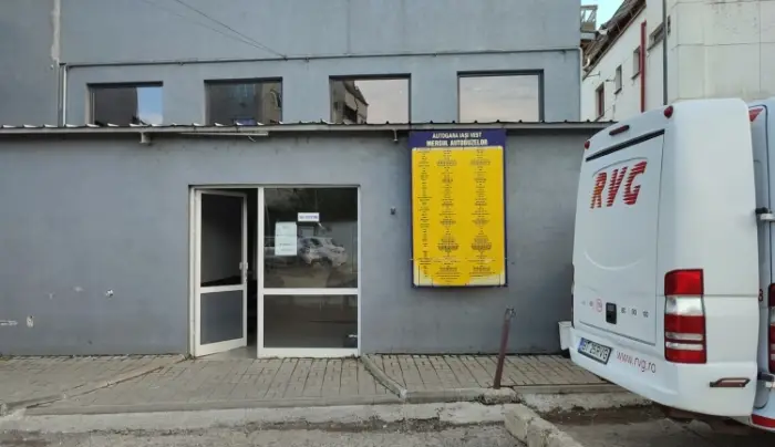 Autogara Iași Vest Metchim S.A. Păcurari - curse spre Piatra Neamț Sala de așteptare Autogara Păcurari Iași - curse Iași Piatra Neamț