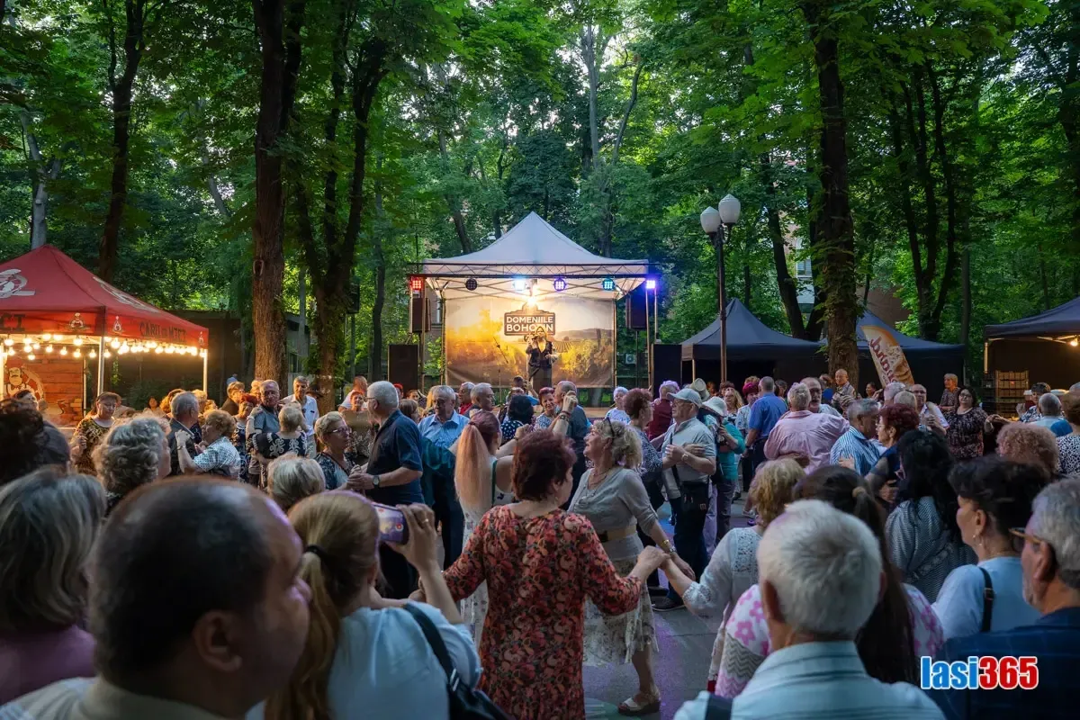 Festivalul Cireselor Iași &ndash; public la dans &icirc;n Parcul Expoziției