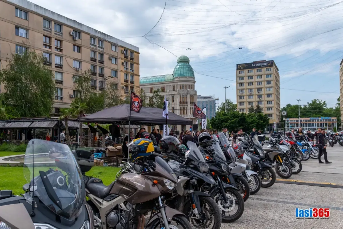 Parada motocicliștilor 2025 - motociclete adunate in Piața Unirii din Iași 