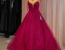 Rochie de bal fucsia cu paiete &ndash; T&acirc;rg de nunți Palas Mall Iași, mai 2026