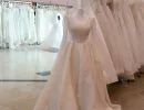 Rochie de mireasă cu broderie &ndash; T&acirc;rg de nunți Palas Mall Iași, mai 2026