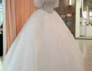 Rochie de mireasă cu corset din perle &ndash; T&acirc;rg de nunți Palas Mall Iași, mai 2026