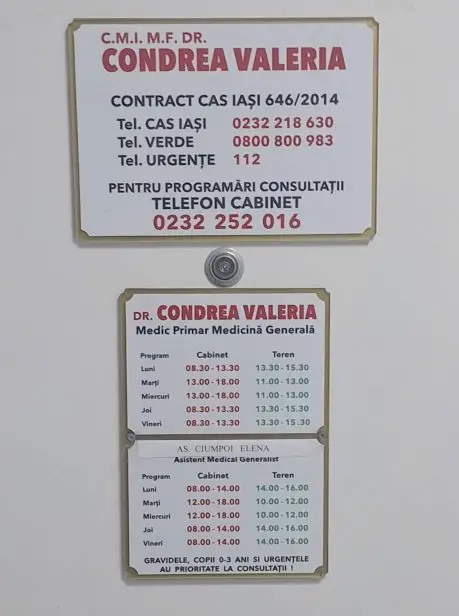 Usa pe care scrie programul medicului de familie Condrea Valeria din Iasi