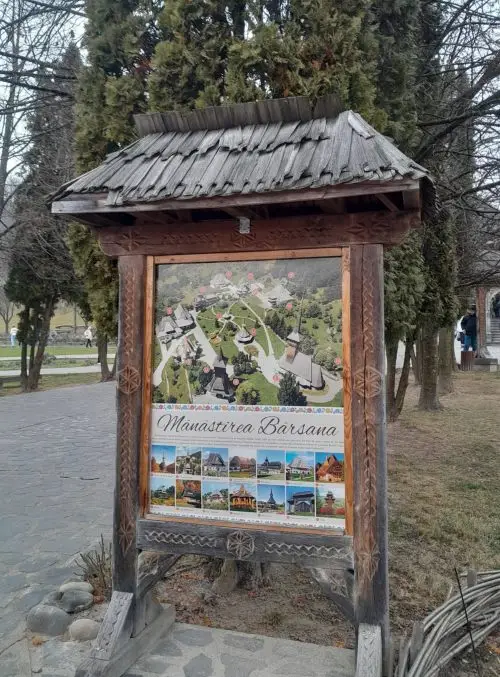 Intrarea in Mănăstirea Bârsana 