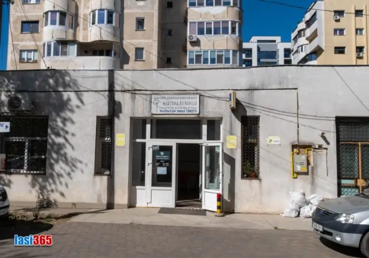 Clădirea cu cabinete de medicină de familie pe Șoseaua Nicolina din zona CUG, Iași