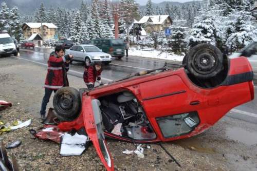 Masina Logan din accidentul lui Serban Huidu la care a luat 2 ani