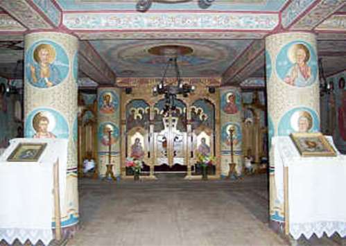 interior manastirea de lemn Barsana