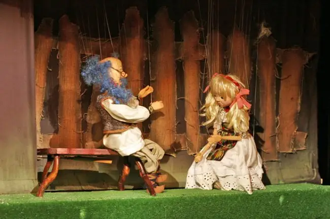 Fata babei si fata mosului la Teatrul Luceafarul din Iași