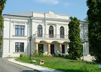 Fațada exterioară a Casei Memoriale Vasile Pogor din Iași, clădire din 1850