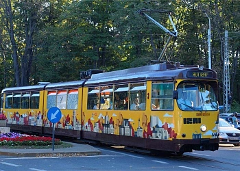 Tramvaiul Cafenea Turistic din Iași: Tg. Cucu – Copou în weekend Tramvaiul cafenea merge pe strazile Iasului incepand din 13 septembrie 2025