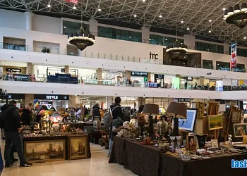 Imagine de la Târgul de artă și antichități din Palas Mall ianuarie 2026