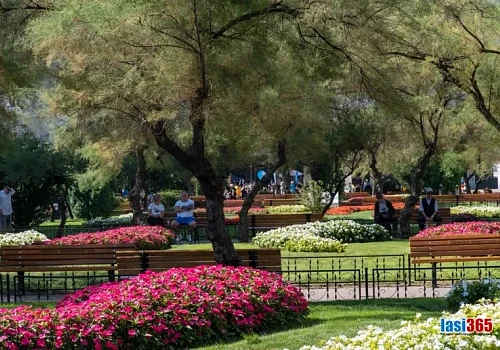 Parcul de pe Esplanada Alexandru cel bun din Iasi 1