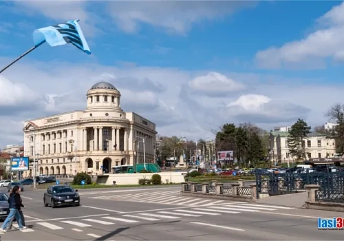 Vedere generala cu Biblioteca Centrală Universitară "Mihai Eminescu" din Iași