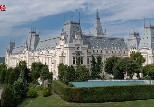 Privire panoramica a Palatul Culturii din Iași